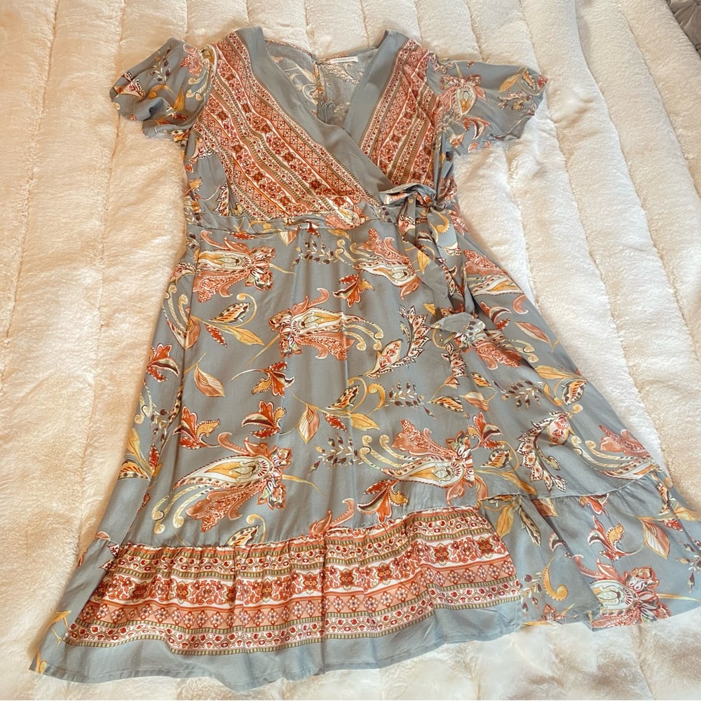 Chic Soul Floral Dress in Gray and Floral